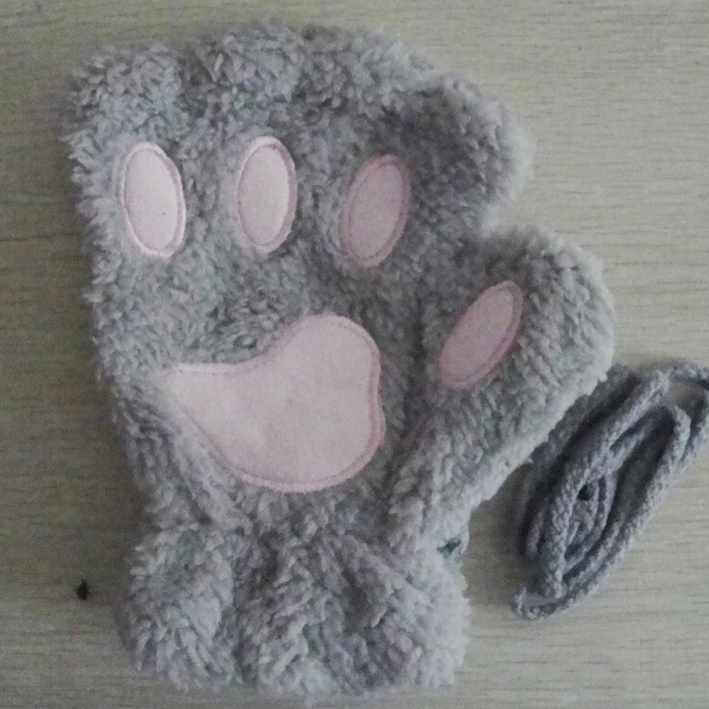Loritta Bear Paws Fingerless Gloves. Warm Plush. Great for Cosplay. NWOT.